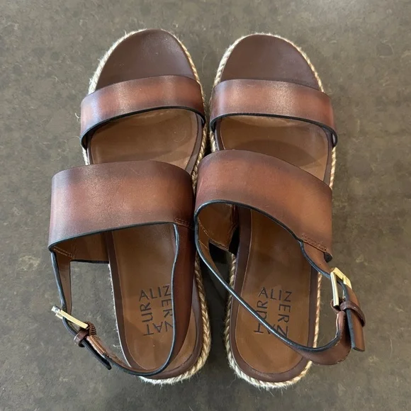 Naturalizer brown leather wedge sandal. Size 8.5. Excellent condition! - Picture 3 of 7